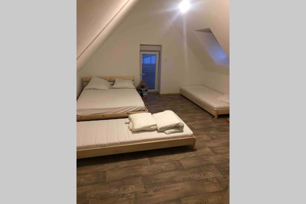 Charmante Maison A Deux Pas De La Mer Gouville-sur-Mer Exterior foto